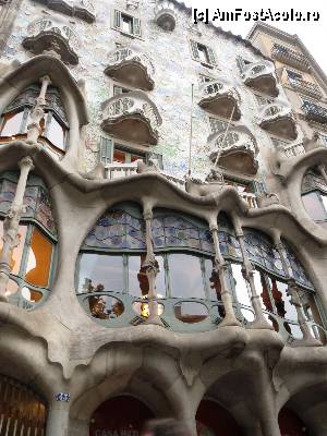 [P03] Casa Battlo » foto by Ricone
 - 
<span class="allrVoted glyphicon glyphicon-heart hidden" id="av422411"></span>
<a class="m-l-10 hidden" id="sv422411" onclick="voting_Foto_DelVot(,422411,1999)" role="button">șterge vot <span class="glyphicon glyphicon-remove"></span></a>
<a id="v9422411" class=" c-red"  onclick="voting_Foto_SetVot(422411)" role="button"><span class="glyphicon glyphicon-heart-empty"></span> <b>LIKE</b> = Votează poza</a> <img class="hidden"  id="f422411W9" src="/imagini/loader.gif" border="0" /><span class="AjErrMes hidden" id="e422411ErM"></span>