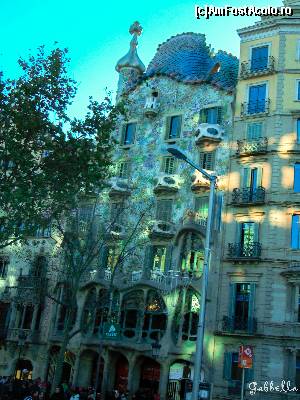 [P07] Casa Batlló o alta capodopera a lui Gaudi » foto by GabrielaG
 - 
<span class="allrVoted glyphicon glyphicon-heart hidden" id="av585588"></span>
<a class="m-l-10 hidden" id="sv585588" onclick="voting_Foto_DelVot(,585588,1999)" role="button">șterge vot <span class="glyphicon glyphicon-remove"></span></a>
<a id="v9585588" class=" c-red"  onclick="voting_Foto_SetVot(585588)" role="button"><span class="glyphicon glyphicon-heart-empty"></span> <b>LIKE</b> = Votează poza</a> <img class="hidden"  id="f585588W9" src="/imagini/loader.gif" border="0" /><span class="AjErrMes hidden" id="e585588ErM"></span>