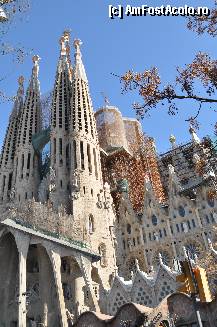 [P13] Sagrada Familia - exterior partial » foto by andreea_c
 - 
<span class="allrVoted glyphicon glyphicon-heart hidden" id="av330395"></span>
<a class="m-l-10 hidden" id="sv330395" onclick="voting_Foto_DelVot(,330395,1999)" role="button">șterge vot <span class="glyphicon glyphicon-remove"></span></a>
<a id="v9330395" class=" c-red"  onclick="voting_Foto_SetVot(330395)" role="button"><span class="glyphicon glyphicon-heart-empty"></span> <b>LIKE</b> = Votează poza</a> <img class="hidden"  id="f330395W9" src="/imagini/loader.gif" border="0" /><span class="AjErrMes hidden" id="e330395ErM"></span>