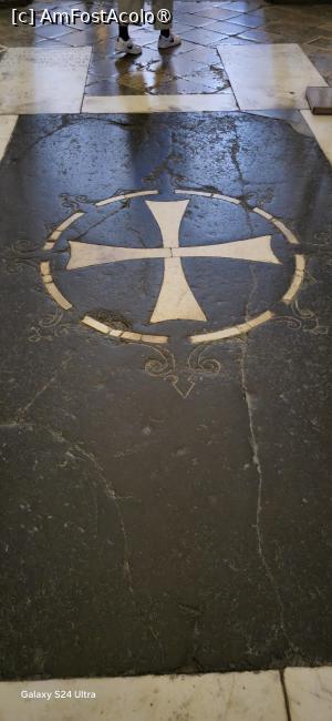[P14] 14. Crucea Cavalerilor de Malta, în pardoseala zonei corului. » foto by msnd
 - 
<span class="allrVoted glyphicon glyphicon-heart hidden" id="av1460049"></span>
<a class="m-l-10 hidden" id="sv1460049" onclick="voting_Foto_DelVot(,1460049,1999)" role="button">șterge vot <span class="glyphicon glyphicon-remove"></span></a>
<a id="v91460049" class=" c-red"  onclick="voting_Foto_SetVot(1460049)" role="button"><span class="glyphicon glyphicon-heart-empty"></span> <b>LIKE</b> = Votează poza</a> <img class="hidden"  id="f1460049W9" src="/imagini/loader.gif" border="0" /><span class="AjErrMes hidden" id="e1460049ErM"></span>