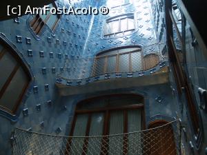 [P13] Casa Batllo-iluminator » foto by Mika
 - 
<span class="allrVoted glyphicon glyphicon-heart hidden" id="av730990"></span>
<a class="m-l-10 hidden" id="sv730990" onclick="voting_Foto_DelVot(,730990,1999)" role="button">șterge vot <span class="glyphicon glyphicon-remove"></span></a>
<a id="v9730990" class=" c-red"  onclick="voting_Foto_SetVot(730990)" role="button"><span class="glyphicon glyphicon-heart-empty"></span> <b>LIKE</b> = Votează poza</a> <img class="hidden"  id="f730990W9" src="/imagini/loader.gif" border="0" /><span class="AjErrMes hidden" id="e730990ErM"></span>