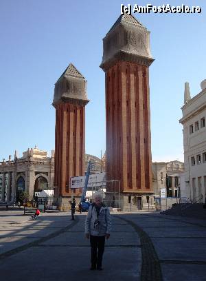 [P33] Barcelona, Plaça d'Espanya: turnurile venețiene construite de către Raventós Ramon pentru Expoziția Internațională din 1929, după modelul turnului clopotniță din Piazza San Marco din Venezia » foto by mariana.olaru
 - 
<span class="allrVoted glyphicon glyphicon-heart hidden" id="av380170"></span>
<a class="m-l-10 hidden" id="sv380170" onclick="voting_Foto_DelVot(,380170,1999)" role="button">șterge vot <span class="glyphicon glyphicon-remove"></span></a>
<a id="v9380170" class=" c-red"  onclick="voting_Foto_SetVot(380170)" role="button"><span class="glyphicon glyphicon-heart-empty"></span> <b>LIKE</b> = Votează poza</a> <img class="hidden"  id="f380170W9" src="/imagini/loader.gif" border="0" /><span class="AjErrMes hidden" id="e380170ErM"></span>