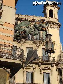 [P11] Barcelona: La Rambla - dragonul simbol al Casei Bruno Cuadros » foto by mariana.olaru
 - 
<span class="allrVoted glyphicon glyphicon-heart hidden" id="av383372"></span>
<a class="m-l-10 hidden" id="sv383372" onclick="voting_Foto_DelVot(,383372,1999)" role="button">șterge vot <span class="glyphicon glyphicon-remove"></span></a>
<a id="v9383372" class=" c-red"  onclick="voting_Foto_SetVot(383372)" role="button"><span class="glyphicon glyphicon-heart-empty"></span> <b>LIKE</b> = Votează poza</a> <img class="hidden"  id="f383372W9" src="/imagini/loader.gif" border="0" /><span class="AjErrMes hidden" id="e383372ErM"></span>