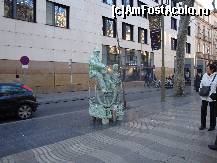 [P29] Barcelona: La Rambla, statuie vie » foto by mariana.olaru
 - 
<span class="allrVoted glyphicon glyphicon-heart hidden" id="av383390"></span>
<a class="m-l-10 hidden" id="sv383390" onclick="voting_Foto_DelVot(,383390,1999)" role="button">șterge vot <span class="glyphicon glyphicon-remove"></span></a>
<a id="v9383390" class=" c-red"  onclick="voting_Foto_SetVot(383390)" role="button"><span class="glyphicon glyphicon-heart-empty"></span> <b>LIKE</b> = Votează poza</a> <img class="hidden"  id="f383390W9" src="/imagini/loader.gif" border="0" /><span class="AjErrMes hidden" id="e383390ErM"></span>