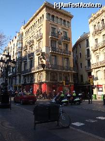 [P08] Barcelona: La Rambla - Casa Bruno Cuadros » foto by mariana.olaru
 - 
<span class="allrVoted glyphicon glyphicon-heart hidden" id="av383369"></span>
<a class="m-l-10 hidden" id="sv383369" onclick="voting_Foto_DelVot(,383369,1999)" role="button">șterge vot <span class="glyphicon glyphicon-remove"></span></a>
<a id="v9383369" class=" c-red"  onclick="voting_Foto_SetVot(383369)" role="button"><span class="glyphicon glyphicon-heart-empty"></span> <b>LIKE</b> = Votează poza</a> <img class="hidden"  id="f383369W9" src="/imagini/loader.gif" border="0" /><span class="AjErrMes hidden" id="e383369ErM"></span>