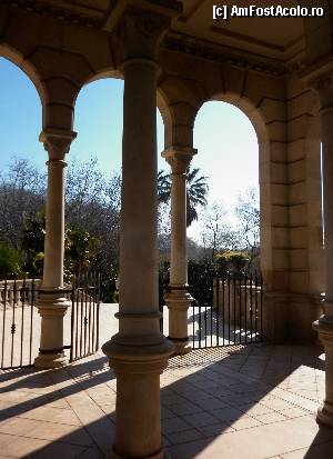 [P102] Barcelona, Parc de la Ciutadella: în interiorul colonadei de pe platforma superioară a templului La cascada » foto by mariana.olaru
 - 
<span class="allrVoted glyphicon glyphicon-heart hidden" id="av388392"></span>
<a class="m-l-10 hidden" id="sv388392" onclick="voting_Foto_DelVot(,388392,1999)" role="button">șterge vot <span class="glyphicon glyphicon-remove"></span></a>
<a id="v9388392" class=" c-red"  onclick="voting_Foto_SetVot(388392)" role="button"><span class="glyphicon glyphicon-heart-empty"></span> <b>LIKE</b> = Votează poza</a> <img class="hidden"  id="f388392W9" src="/imagini/loader.gif" border="0" /><span class="AjErrMes hidden" id="e388392ErM"></span>