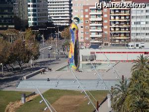 [P127] Barcelona, Parc de Joan Miró:: monumentul realizat de Joan Miró, ”Dona i Ocell” (femeia și pasărea)  » foto by mariana.olaru
 - 
<span class="allrVoted glyphicon glyphicon-heart hidden" id="av388417"></span>
<a class="m-l-10 hidden" id="sv388417" onclick="voting_Foto_DelVot(,388417,1999)" role="button">șterge vot <span class="glyphicon glyphicon-remove"></span></a>
<a id="v9388417" class=" c-red"  onclick="voting_Foto_SetVot(388417)" role="button"><span class="glyphicon glyphicon-heart-empty"></span> <b>LIKE</b> = Votează poza</a> <img class="hidden"  id="f388417W9" src="/imagini/loader.gif" border="0" /><span class="AjErrMes hidden" id="e388417ErM"></span>