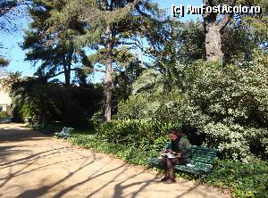 [P146] Barcelona, Jardins del Pedralbes Palau Royal: băncile ascunse pe alei invită nu numai la odihnă, ci și la lectură și de ce nu, la micul dejun :)  » foto by mariana.olaru
 - 
<span class="allrVoted glyphicon glyphicon-heart hidden" id="av388436"></span>
<a class="m-l-10 hidden" id="sv388436" onclick="voting_Foto_DelVot(,388436,1999)" role="button">șterge vot <span class="glyphicon glyphicon-remove"></span></a>
<a id="v9388436" class=" c-red"  onclick="voting_Foto_SetVot(388436)" role="button"><span class="glyphicon glyphicon-heart-empty"></span> <b>LIKE</b> = Votează poza</a> <img class="hidden"  id="f388436W9" src="/imagini/loader.gif" border="0" /><span class="AjErrMes hidden" id="e388436ErM"></span>