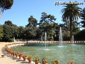 [P153] Barcelona, Jardins del Pedralbes Palau Royal: piscina din fața Palatului Regal » foto by mariana.olaru
 - 
<span class="allrVoted glyphicon glyphicon-heart hidden" id="av388443"></span>
<a class="m-l-10 hidden" id="sv388443" onclick="voting_Foto_DelVot(,388443,1999)" role="button">șterge vot <span class="glyphicon glyphicon-remove"></span></a>
<a id="v9388443" class=" c-red"  onclick="voting_Foto_SetVot(388443)" role="button"><span class="glyphicon glyphicon-heart-empty"></span> <b>LIKE</b> = Votează poza</a> <img class="hidden"  id="f388443W9" src="/imagini/loader.gif" border="0" /><span class="AjErrMes hidden" id="e388443ErM"></span>