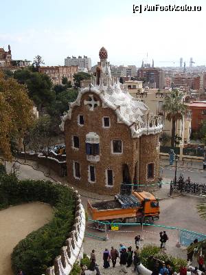 [P33] Barcelona, Parc Güell: vedere dinspre” Plaça de la Natura” către pavilionul administrativ al parcului » foto by mariana.olaru
 - 
<span class="allrVoted glyphicon glyphicon-heart hidden" id="av388259"></span>
<a class="m-l-10 hidden" id="sv388259" onclick="voting_Foto_DelVot(,388259,1999)" role="button">șterge vot <span class="glyphicon glyphicon-remove"></span></a>
<a id="v9388259" class=" c-red"  onclick="voting_Foto_SetVot(388259)" role="button"><span class="glyphicon glyphicon-heart-empty"></span> <b>LIKE</b> = Votează poza</a> <img class="hidden"  id="f388259W9" src="/imagini/loader.gif" border="0" /><span class="AjErrMes hidden" id="e388259ErM"></span>