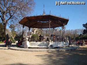 [P89] Barcelona, Parc de la Ciutadella: Glorieta de musica și frumosul chișc ce găzduiește la sărbători mici formații orchestrale » foto by mariana.olaru
 - 
<span class="allrVoted glyphicon glyphicon-heart hidden" id="av388373"></span>
<a class="m-l-10 hidden" id="sv388373" onclick="voting_Foto_DelVot(,388373,1999)" role="button">șterge vot <span class="glyphicon glyphicon-remove"></span></a>
<a id="v9388373" class=" c-red"  onclick="voting_Foto_SetVot(388373)" role="button"><span class="glyphicon glyphicon-heart-empty"></span> <b>LIKE</b> = Votează poza</a> <img class="hidden"  id="f388373W9" src="/imagini/loader.gif" border="0" /><span class="AjErrMes hidden" id="e388373ErM"></span>