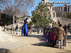 [P90] Barcelona, Parc de la Ciutadella: demonstrație de circ pentru copiii prezenți în Glorieta de musica » foto by mariana.olaru
 - 
<span class="allrVoted glyphicon glyphicon-heart hidden" id="av388375"></span>
<a class="m-l-10 hidden" id="sv388375" onclick="voting_Foto_DelVot(,388375,1999)" role="button">șterge vot <span class="glyphicon glyphicon-remove"></span></a>
<a id="v9388375" class=" c-red"  onclick="voting_Foto_SetVot(388375)" role="button"><span class="glyphicon glyphicon-heart-empty"></span> <b>LIKE</b> = Votează poza</a> <img class="hidden"  id="f388375W9" src="/imagini/loader.gif" border="0" /><span class="AjErrMes hidden" id="e388375ErM"></span>