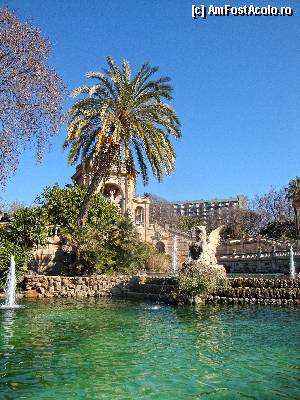 [P96] Barcelona, Parc de la Ciutadella: La casacada și unul din grifonii ei » foto by mariana.olaru
 - 
<span class="allrVoted glyphicon glyphicon-heart hidden" id="av388386"></span>
<a class="m-l-10 hidden" id="sv388386" onclick="voting_Foto_DelVot(,388386,1999)" role="button">șterge vot <span class="glyphicon glyphicon-remove"></span></a>
<a id="v9388386" class=" c-red"  onclick="voting_Foto_SetVot(388386)" role="button"><span class="glyphicon glyphicon-heart-empty"></span> <b>LIKE</b> = Votează poza</a> <img class="hidden"  id="f388386W9" src="/imagini/loader.gif" border="0" /><span class="AjErrMes hidden" id="e388386ErM"></span>