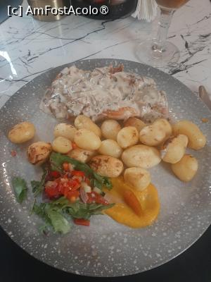 [P17] Restaurant Belvedere » foto by adso
 - 
<span class="allrVoted glyphicon glyphicon-heart hidden" id="av1521823"></span>
<a class="m-l-10 hidden" id="sv1521823" onclick="voting_Foto_DelVot(,1521823,2041)" role="button">șterge vot <span class="glyphicon glyphicon-remove"></span></a>
<a id="v91521823" class=" c-red"  onclick="voting_Foto_SetVot(1521823)" role="button"><span class="glyphicon glyphicon-heart-empty"></span> <b>LIKE</b> = Votează poza</a> <img class="hidden"  id="f1521823W9" src="/imagini/loader.gif" border="0" /><span class="AjErrMes hidden" id="e1521823ErM"></span>