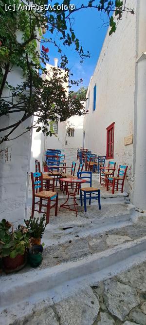 [P53] Mese și scaune colorate în Chora Amorgos » foto by irinad
 - 
<span class="allrVoted glyphicon glyphicon-heart hidden" id="av1495878"></span>
<a class="m-l-10 hidden" id="sv1495878" onclick="voting_Foto_DelVot(,1495878,2089)" role="button">șterge vot <span class="glyphicon glyphicon-remove"></span></a>
<a id="v91495878" class=" c-red"  onclick="voting_Foto_SetVot(1495878)" role="button"><span class="glyphicon glyphicon-heart-empty"></span> <b>LIKE</b> = Votează poza</a> <img class="hidden"  id="f1495878W9" src="/imagini/loader.gif" border="0" /><span class="AjErrMes hidden" id="e1495878ErM"></span>