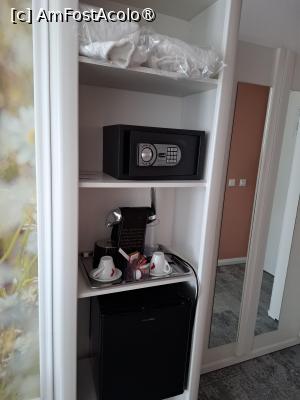 [P11] Hotel Continental Forum Bucuresti - camera 408 » foto by zlatna
 - 
<span class="allrVoted glyphicon glyphicon-heart hidden" id="av1527703"></span>
<a class="m-l-10 hidden" id="sv1527703" onclick="voting_Foto_DelVot(,1527703,2108)" role="button">șterge vot <span class="glyphicon glyphicon-remove"></span></a>
<a id="v91527703" class=" c-red"  onclick="voting_Foto_SetVot(1527703)" role="button"><span class="glyphicon glyphicon-heart-empty"></span> <b>LIKE</b> = Votează poza</a> <img class="hidden"  id="f1527703W9" src="/imagini/loader.gif" border="0" /><span class="AjErrMes hidden" id="e1527703ErM"></span>