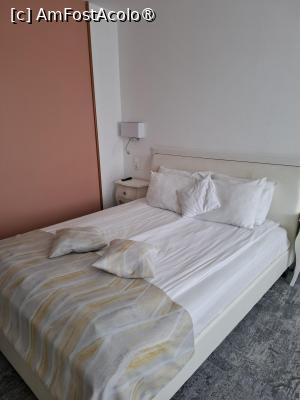 [P12] Hotel Continental Forum Bucuresti - camera 408 » foto by zlatna
 - 
<span class="allrVoted glyphicon glyphicon-heart hidden" id="av1527704"></span>
<a class="m-l-10 hidden" id="sv1527704" onclick="voting_Foto_DelVot(,1527704,2108)" role="button">șterge vot <span class="glyphicon glyphicon-remove"></span></a>
<a id="v91527704" class=" c-red"  onclick="voting_Foto_SetVot(1527704)" role="button"><span class="glyphicon glyphicon-heart-empty"></span> <b>LIKE</b> = Votează poza</a> <img class="hidden"  id="f1527704W9" src="/imagini/loader.gif" border="0" /><span class="AjErrMes hidden" id="e1527704ErM"></span>