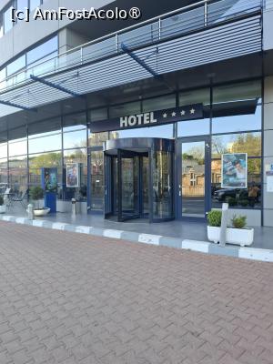 [P02] Hotel Continental Forum Bucuresti » foto by zlatna
 - 
<span class="allrVoted glyphicon glyphicon-heart hidden" id="av1527694"></span>
<a class="m-l-10 hidden" id="sv1527694" onclick="voting_Foto_DelVot(,1527694,2108)" role="button">șterge vot <span class="glyphicon glyphicon-remove"></span></a>
<a id="v91527694" class=" c-red"  onclick="voting_Foto_SetVot(1527694)" role="button"><span class="glyphicon glyphicon-heart-empty"></span> <b>LIKE</b> = Votează poza</a> <img class="hidden"  id="f1527694W9" src="/imagini/loader.gif" border="0" /><span class="AjErrMes hidden" id="e1527694ErM"></span>