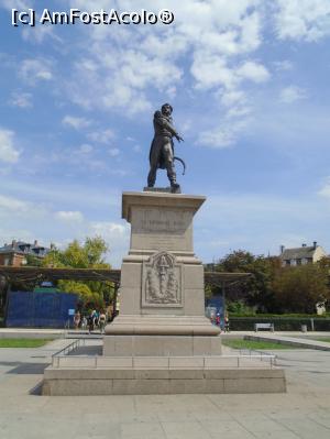 [P60] Parc du Champ de Mars: monumentul generalului Rapp » foto by Carmen Ion
 - 
<span class="allrVoted glyphicon glyphicon-heart hidden" id="av1120349"></span>
<a class="m-l-10 hidden" id="sv1120349" onclick="voting_Foto_DelVot(,1120349,2237)" role="button">șterge vot <span class="glyphicon glyphicon-remove"></span></a>
<a id="v91120349" class=" c-red"  onclick="voting_Foto_SetVot(1120349)" role="button"><span class="glyphicon glyphicon-heart-empty"></span> <b>LIKE</b> = Votează poza</a> <img class="hidden"  id="f1120349W9" src="/imagini/loader.gif" border="0" /><span class="AjErrMes hidden" id="e1120349ErM"></span>