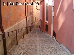 P04 [JUN-2015] Plimbare roz printr-un labirint de străzi medievale, unde strigă liniștea... o pisică mi-a tăiat calea