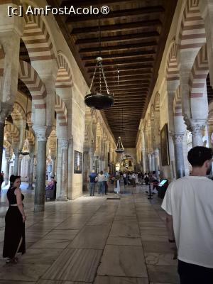 [P10] Cordoba - interior Moschee » foto by ANILU
 - 
<span class="allrVoted glyphicon glyphicon-heart hidden" id="av1487834"></span>
<a class="m-l-10 hidden" id="sv1487834" onclick="voting_Foto_DelVot(,1487834,2304)" role="button">șterge vot <span class="glyphicon glyphicon-remove"></span></a>
<a id="v91487834" class=" c-red"  onclick="voting_Foto_SetVot(1487834)" role="button"><span class="glyphicon glyphicon-heart-empty"></span> <b>LIKE</b> = Votează poza</a> <img class="hidden"  id="f1487834W9" src="/imagini/loader.gif" border="0" /><span class="AjErrMes hidden" id="e1487834ErM"></span>