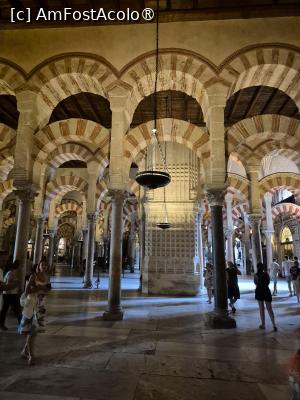 [P11] Cordoba - interior Moschee » foto by ANILU
 - 
<span class="allrVoted glyphicon glyphicon-heart hidden" id="av1487835"></span>
<a class="m-l-10 hidden" id="sv1487835" onclick="voting_Foto_DelVot(,1487835,2304)" role="button">șterge vot <span class="glyphicon glyphicon-remove"></span></a>
<a id="v91487835" class=" c-red"  onclick="voting_Foto_SetVot(1487835)" role="button"><span class="glyphicon glyphicon-heart-empty"></span> <b>LIKE</b> = Votează poza</a> <img class="hidden"  id="f1487835W9" src="/imagini/loader.gif" border="0" /><span class="AjErrMes hidden" id="e1487835ErM"></span>