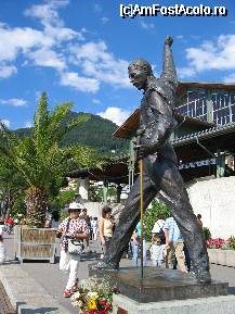 [P07] Montreaux -statuia lui Freddie Mercury- » foto by buburuzica
 - 
<span class="allrVoted glyphicon glyphicon-heart hidden" id="av28997"></span>
<a class="m-l-10 hidden" id="sv28997" onclick="voting_Foto_DelVot(,28997,2363)" role="button">șterge vot <span class="glyphicon glyphicon-remove"></span></a>
<a id="v928997" class=" c-red"  onclick="voting_Foto_SetVot(28997)" role="button"><span class="glyphicon glyphicon-heart-empty"></span> <b>LIKE</b> = Votează poza</a> <img class="hidden"  id="f28997W9" src="/imagini/loader.gif" border="0" /><span class="AjErrMes hidden" id="e28997ErM"></span>