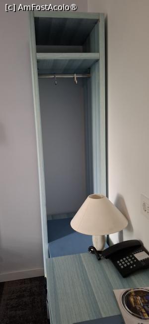 [P10] Suceava - Hotel MyContinental. Dotari in camera 209. » foto by iulianic
 - 
<span class="allrVoted glyphicon glyphicon-heart hidden" id="av1541645"></span>
<a class="m-l-10 hidden" id="sv1541645" onclick="voting_Foto_DelVot(,1541645,2423)" role="button">șterge vot <span class="glyphicon glyphicon-remove"></span></a>
<a id="v91541645" class=" c-red"  onclick="voting_Foto_SetVot(1541645)" role="button"><span class="glyphicon glyphicon-heart-empty"></span> <b>LIKE</b> = Votează poza</a> <img class="hidden"  id="f1541645W9" src="/imagini/loader.gif" border="0" /><span class="AjErrMes hidden" id="e1541645ErM"></span>