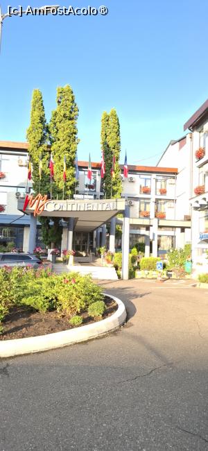 [P02] Suceava - Hotel MyContinental. Intrarea principala. » foto by iulianic
 - 
<span class="allrVoted glyphicon glyphicon-heart hidden" id="av1541637"></span>
<a class="m-l-10 hidden" id="sv1541637" onclick="voting_Foto_DelVot(,1541637,2423)" role="button">șterge vot <span class="glyphicon glyphicon-remove"></span></a>
<a id="v91541637" class=" c-red"  onclick="voting_Foto_SetVot(1541637)" role="button"><span class="glyphicon glyphicon-heart-empty"></span> <b>LIKE</b> = Votează poza</a> <img class="hidden"  id="f1541637W9" src="/imagini/loader.gif" border="0" /><span class="AjErrMes hidden" id="e1541637ErM"></span>