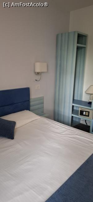 [P08] Suceava - Hotel MyContinental. Dotari in camera 209. » foto by iulianic
 - 
<span class="allrVoted glyphicon glyphicon-heart hidden" id="av1541643"></span>
<a class="m-l-10 hidden" id="sv1541643" onclick="voting_Foto_DelVot(,1541643,2423)" role="button">șterge vot <span class="glyphicon glyphicon-remove"></span></a>
<a id="v91541643" class=" c-red"  onclick="voting_Foto_SetVot(1541643)" role="button"><span class="glyphicon glyphicon-heart-empty"></span> <b>LIKE</b> = Votează poza</a> <img class="hidden"  id="f1541643W9" src="/imagini/loader.gif" border="0" /><span class="AjErrMes hidden" id="e1541643ErM"></span>