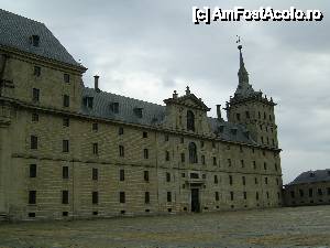 [P03] Împrejurimile Madridului / San Lorenzo de El Escorial - Faţada principală, intrarea din dreapta, spre mănăstire.  » foto by iulianic
 - 
<span class="allrVoted glyphicon glyphicon-heart hidden" id="av407859"></span>
<a class="m-l-10 hidden" id="sv407859" onclick="voting_Foto_DelVot(,407859,2442)" role="button">șterge vot <span class="glyphicon glyphicon-remove"></span></a>
<a id="v9407859" class=" c-red"  onclick="voting_Foto_SetVot(407859)" role="button"><span class="glyphicon glyphicon-heart-empty"></span> <b>LIKE</b> = Votează poza</a> <img class="hidden"  id="f407859W9" src="/imagini/loader.gif" border="0" /><span class="AjErrMes hidden" id="e407859ErM"></span>