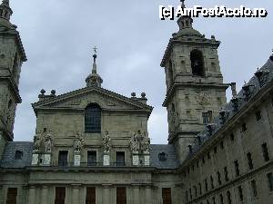 [P06] Împrejurimile Madridului / San Lorenzo de El Escorial - În Curtea Regilor, faţada bazilicii ornamentată cu şase statui de marmură reprezentând pe regii iudei.  » foto by iulianic
 - 
<span class="allrVoted glyphicon glyphicon-heart hidden" id="av407866"></span>
<a class="m-l-10 hidden" id="sv407866" onclick="voting_Foto_DelVot(,407866,2442)" role="button">șterge vot <span class="glyphicon glyphicon-remove"></span></a>
<a id="v9407866" class=" c-red"  onclick="voting_Foto_SetVot(407866)" role="button"><span class="glyphicon glyphicon-heart-empty"></span> <b>LIKE</b> = Votează poza</a> <img class="hidden"  id="f407866W9" src="/imagini/loader.gif" border="0" /><span class="AjErrMes hidden" id="e407866ErM"></span>