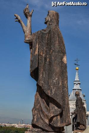 [P22] Catedral de la Almudena, statuie ce reprezinta un apostol » foto by Muffin2009
 - 
<span class="allrVoted glyphicon glyphicon-heart hidden" id="av486509"></span>
<a class="m-l-10 hidden" id="sv486509" onclick="voting_Foto_DelVot(,486509,2442)" role="button">șterge vot <span class="glyphicon glyphicon-remove"></span></a>
<a id="v9486509" class=" c-red"  onclick="voting_Foto_SetVot(486509)" role="button"><span class="glyphicon glyphicon-heart-empty"></span> <b>LIKE</b> = Votează poza</a> <img class="hidden"  id="f486509W9" src="/imagini/loader.gif" border="0" /><span class="AjErrMes hidden" id="e486509ErM"></span>