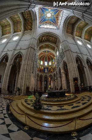 [P46] Catedral de la Almudena, interior » foto by Muffin2009
 - 
<span class="allrVoted glyphicon glyphicon-heart hidden" id="av486533"></span>
<a class="m-l-10 hidden" id="sv486533" onclick="voting_Foto_DelVot(,486533,2442)" role="button">șterge vot <span class="glyphicon glyphicon-remove"></span></a>
<a id="v9486533" class=" c-red"  onclick="voting_Foto_SetVot(486533)" role="button"><span class="glyphicon glyphicon-heart-empty"></span> <b>LIKE</b> = Votează poza</a> <img class="hidden"  id="f486533W9" src="/imagini/loader.gif" border="0" /><span class="AjErrMes hidden" id="e486533ErM"></span>