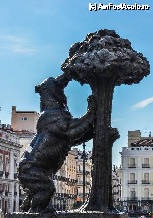 [P52] Puerta del Sol, statuia ursului ce se catara pe un arbore de erica, simbolul orasului » foto by Muffin2009
 - 
<span class="allrVoted glyphicon glyphicon-heart hidden" id="av486539"></span>
<a class="m-l-10 hidden" id="sv486539" onclick="voting_Foto_DelVot(,486539,2442)" role="button">șterge vot <span class="glyphicon glyphicon-remove"></span></a>
<a id="v9486539" class=" c-red"  onclick="voting_Foto_SetVot(486539)" role="button"><span class="glyphicon glyphicon-heart-empty"></span> <b>LIKE</b> = Votează poza</a> <img class="hidden"  id="f486539W9" src="/imagini/loader.gif" border="0" /><span class="AjErrMes hidden" id="e486539ErM"></span>