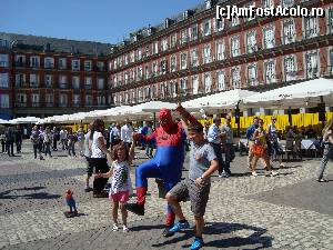 P03 [JUN-2015] Superman in Plaza Mayor la miezul zilei, in faimoasa piata, veche de vreo 400 de ani