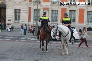 [P13] Los caballos de la Policía Nacional » foto by Locomotiva
 - 
<span class="allrVoted glyphicon glyphicon-heart hidden" id="av574557"></span>
<a class="m-l-10 hidden" id="sv574557" onclick="voting_Foto_DelVot(,574557,2442)" role="button">șterge vot <span class="glyphicon glyphicon-remove"></span></a>
<a id="v9574557" class=" c-red"  onclick="voting_Foto_SetVot(574557)" role="button"><span class="glyphicon glyphicon-heart-empty"></span> <b>LIKE</b> = Votează poza</a> <img class="hidden"  id="f574557W9" src="/imagini/loader.gif" border="0" /><span class="AjErrMes hidden" id="e574557ErM"></span>