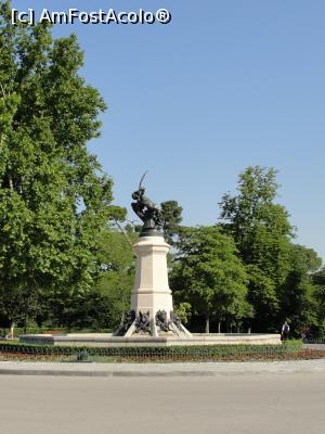 [P04] Parque del Retiro - Statuia Îngerului căzut (Angel Caido)  » foto by RoxanaGRS
 - 
<span class="allrVoted glyphicon glyphicon-heart hidden" id="av825286"></span>
<a class="m-l-10 hidden" id="sv825286" onclick="voting_Foto_DelVot(,825286,2442)" role="button">șterge vot <span class="glyphicon glyphicon-remove"></span></a>
<a id="v9825286" class=" c-red"  onclick="voting_Foto_SetVot(825286)" role="button"><span class="glyphicon glyphicon-heart-empty"></span> <b>LIKE</b> = Votează poza</a> <img class="hidden"  id="f825286W9" src="/imagini/loader.gif" border="0" /><span class="AjErrMes hidden" id="e825286ErM"></span>