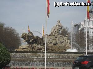 [P44] Plaza de Cibeles unde se aduna suporterii echipei Real Madrid la castigarea unui trofeu.  » foto by viviv
 - 
<span class="allrVoted glyphicon glyphicon-heart hidden" id="av408959"></span>
<a class="m-l-10 hidden" id="sv408959" onclick="voting_Foto_DelVot(,408959,2442)" role="button">șterge vot <span class="glyphicon glyphicon-remove"></span></a>
<a id="v9408959" class=" c-red"  onclick="voting_Foto_SetVot(408959)" role="button"><span class="glyphicon glyphicon-heart-empty"></span> <b>LIKE</b> = Votează poza</a> <img class="hidden"  id="f408959W9" src="/imagini/loader.gif" border="0" /><span class="AjErrMes hidden" id="e408959ErM"></span>