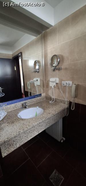 [P45] Tulcea - Hotel Esplanada in 2025. În baia camerei 604. » foto by iulianic
 - 
<span class="allrVoted glyphicon glyphicon-heart hidden" id="av1539551"></span>
<a class="m-l-10 hidden" id="sv1539551" onclick="voting_Foto_DelVot(,1539551,2454)" role="button">șterge vot <span class="glyphicon glyphicon-remove"></span></a>
<a id="v91539551" class=" c-red"  onclick="voting_Foto_SetVot(1539551)" role="button"><span class="glyphicon glyphicon-heart-empty"></span> <b>LIKE</b> = Votează poza</a> <img class="hidden"  id="f1539551W9" src="/imagini/loader.gif" border="0" /><span class="AjErrMes hidden" id="e1539551ErM"></span>