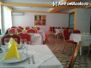 [P21] Hotel Europolis Tulcea - sala restaurantului » foto by Dragoș_MD
 - 
<span class="allrVoted glyphicon glyphicon-heart hidden" id="av438282"></span>
<a class="m-l-10 hidden" id="sv438282" onclick="voting_Foto_DelVot(,438282,2455)" role="button">șterge vot <span class="glyphicon glyphicon-remove"></span></a>
<a id="v9438282" class=" c-red"  onclick="voting_Foto_SetVot(438282)" role="button"><span class="glyphicon glyphicon-heart-empty"></span> <b>LIKE</b> = Votează poza</a> <img class="hidden"  id="f438282W9" src="/imagini/loader.gif" border="0" /><span class="AjErrMes hidden" id="e438282ErM"></span>