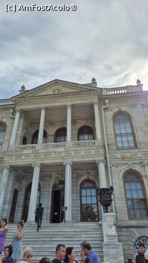 [P27] Istanbul - Palatul Dolmabahce - intrarea » foto by ANILU
 - 
<span class="allrVoted glyphicon glyphicon-heart hidden" id="av1531299"></span>
<a class="m-l-10 hidden" id="sv1531299" onclick="voting_Foto_DelVot(,1531299,2468)" role="button">șterge vot <span class="glyphicon glyphicon-remove"></span></a>
<a id="v91531299" class=" c-red"  onclick="voting_Foto_SetVot(1531299)" role="button"><span class="glyphicon glyphicon-heart-empty"></span> <b>LIKE</b> = Votează poza</a> <img class="hidden"  id="f1531299W9" src="/imagini/loader.gif" border="0" /><span class="AjErrMes hidden" id="e1531299ErM"></span>