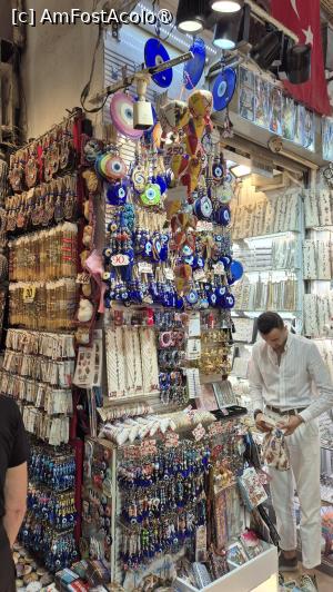 [P44] Istanbul - prin Marele Bazar » foto by ANILU
 - 
<span class="allrVoted glyphicon glyphicon-heart hidden" id="av1531316"></span>
<a class="m-l-10 hidden" id="sv1531316" onclick="voting_Foto_DelVot(,1531316,2468)" role="button">șterge vot <span class="glyphicon glyphicon-remove"></span></a>
<a id="v91531316" class=" c-red"  onclick="voting_Foto_SetVot(1531316)" role="button"><span class="glyphicon glyphicon-heart-empty"></span> <b>LIKE</b> = Votează poza</a> <img class="hidden"  id="f1531316W9" src="/imagini/loader.gif" border="0" /><span class="AjErrMes hidden" id="e1531316ErM"></span>