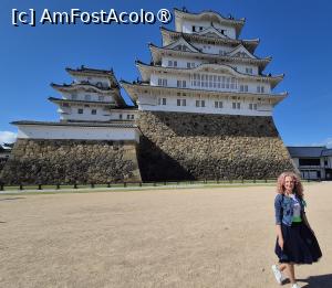 [P33] Dupa ce ne-am bucurat si noi de frumusetea peisajului, am coborat din castel si am ajuns in Bizen-maru Bailey, un spatiu mare deschis si un loc perfect pentru a fotografia Castelul Himeji. Aici a fost resedinta lordului castelului pana cand a ars, in 1882. » foto by geani anto
 - 
<span class="allrVoted glyphicon glyphicon-heart hidden" id="av1451777"></span>
<a class="m-l-10 hidden" id="sv1451777" onclick="voting_Foto_DelVot(,1451777,2490)" role="button">șterge vot <span class="glyphicon glyphicon-remove"></span></a>
<a id="v91451777" class=" c-red"  onclick="voting_Foto_SetVot(1451777)" role="button"><span class="glyphicon glyphicon-heart-empty"></span> <b>LIKE</b> = Votează poza</a> <img class="hidden"  id="f1451777W9" src="/imagini/loader.gif" border="0" /><span class="AjErrMes hidden" id="e1451777ErM"></span>