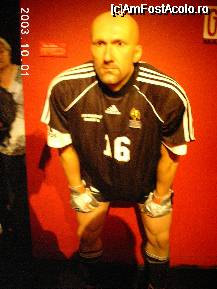 [P14] Fabien Barthez, portarul echipei de fotbal a Franţei, campioană mondială » foto by Costi
 - 
<span class="allrVoted glyphicon glyphicon-heart hidden" id="av31871"></span>
<a class="m-l-10 hidden" id="sv31871" onclick="voting_Foto_DelVot(,31871,2491)" role="button">șterge vot <span class="glyphicon glyphicon-remove"></span></a>
<a id="v931871" class=" c-red"  onclick="voting_Foto_SetVot(31871)" role="button"><span class="glyphicon glyphicon-heart-empty"></span> <b>LIKE</b> = Votează poza</a> <img class="hidden"  id="f31871W9" src="/imagini/loader.gif" border="0" /><span class="AjErrMes hidden" id="e31871ErM"></span>