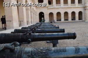 [P03] Musée de l'Armée Paris, curtea interioară cu tunuri » foto by hopyk
 - 
<span class="allrVoted glyphicon glyphicon-heart hidden" id="av930902"></span>
<a class="m-l-10 hidden" id="sv930902" onclick="voting_Foto_DelVot(,930902,2491)" role="button">șterge vot <span class="glyphicon glyphicon-remove"></span></a>
<a id="v9930902" class=" c-red"  onclick="voting_Foto_SetVot(930902)" role="button"><span class="glyphicon glyphicon-heart-empty"></span> <b>LIKE</b> = Votează poza</a> <img class="hidden"  id="f930902W9" src="/imagini/loader.gif" border="0" /><span class="AjErrMes hidden" id="e930902ErM"></span>