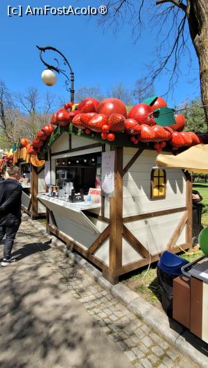 [P36] Târgul de Paște din Craiova 2025 » foto by vlado2
 - 
<span class="allrVoted glyphicon glyphicon-heart hidden" id="av1519709"></span>
<a class="m-l-10 hidden" id="sv1519709" onclick="voting_Foto_DelVot(,1519709,2510)" role="button">șterge vot <span class="glyphicon glyphicon-remove"></span></a>
<a id="v91519709" class=" c-red"  onclick="voting_Foto_SetVot(1519709)" role="button"><span class="glyphicon glyphicon-heart-empty"></span> <b>LIKE</b> = Votează poza</a> <img class="hidden"  id="f1519709W9" src="/imagini/loader.gif" border="0" /><span class="AjErrMes hidden" id="e1519709ErM"></span>