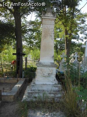 [P23] Sulina - Cimitirul Comisiei Europene a Dunării. Vechi monument.  » foto by iulianic
 - 
<span class="allrVoted glyphicon glyphicon-heart hidden" id="av1107224"></span>
<a class="m-l-10 hidden" id="sv1107224" onclick="voting_Foto_DelVot(,1107224,2514)" role="button">șterge vot <span class="glyphicon glyphicon-remove"></span></a>
<a id="v91107224" class=" c-red"  onclick="voting_Foto_SetVot(1107224)" role="button"><span class="glyphicon glyphicon-heart-empty"></span> <b>LIKE</b> = Votează poza</a> <img class="hidden"  id="f1107224W9" src="/imagini/loader.gif" border="0" /><span class="AjErrMes hidden" id="e1107224ErM"></span>