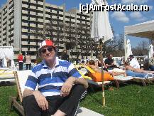P24 [APR-2010] eu in fata Grandului Hotel Varna