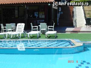 [P17] alaturi de piscina pentru adulti se vede priscina pentru copilasi, de care de data aceasta nu se bucura nimeni » foto by hlli
 - 
<span class="allrVoted glyphicon glyphicon-heart hidden" id="av424975"></span>
<a class="m-l-10 hidden" id="sv424975" onclick="voting_Foto_DelVot(,424975,2570)" role="button">șterge vot <span class="glyphicon glyphicon-remove"></span></a>
<a id="v9424975" class=" c-red"  onclick="voting_Foto_SetVot(424975)" role="button"><span class="glyphicon glyphicon-heart-empty"></span> <b>LIKE</b> = Votează poza</a> <img class="hidden"  id="f424975W9" src="/imagini/loader.gif" border="0" /><span class="AjErrMes hidden" id="e424975ErM"></span>